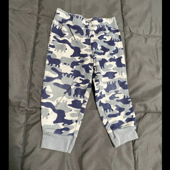 Free Hugs Baby Outfit - Picture 6 of 7